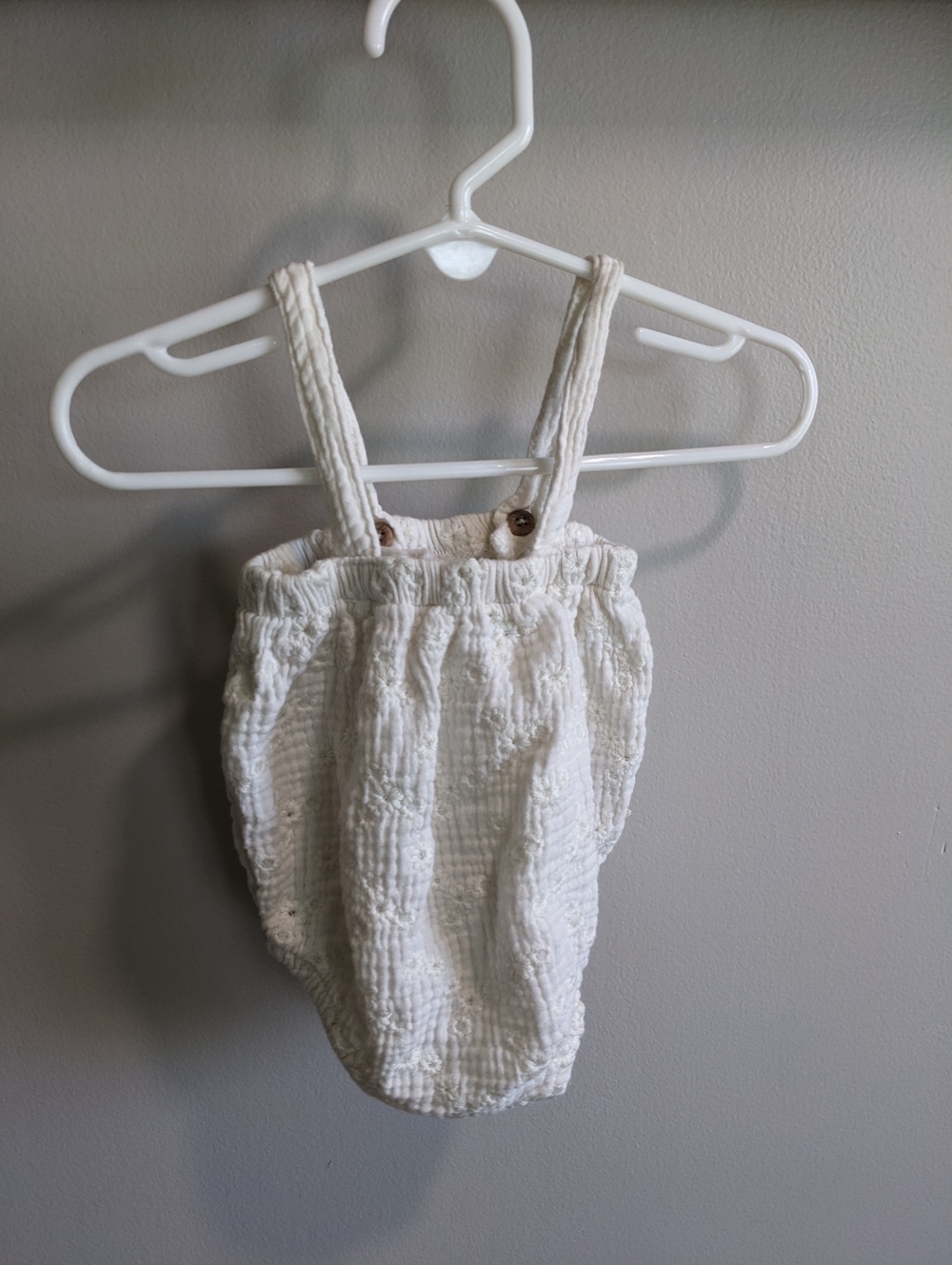 SNUG Infant Cotton Eyelet Summer Cottage Baby Girl 3-6 Month Cream Photoshoot
